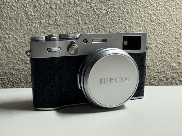 Câmera Digital Fujifilm X100v Prata Câmera 26.1mp