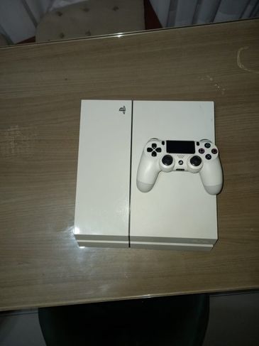 PS4 Branco + Controle