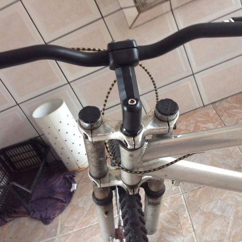 Bike, Quadro de Aluminio, Folha Aero Cubo, Amortecedor 2 Andares, Guidão de Downhill