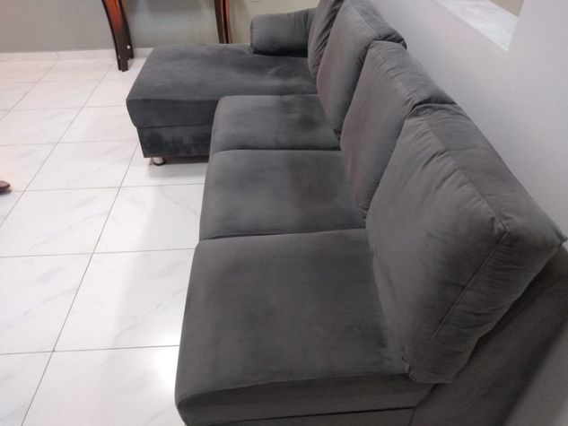 Sofá de 4 Lugares/chaise em Tecido Cinza Escuro