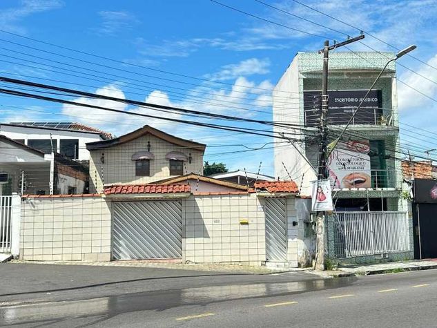 Casa com Piscina Mais Predio Comercial com 3 Andares