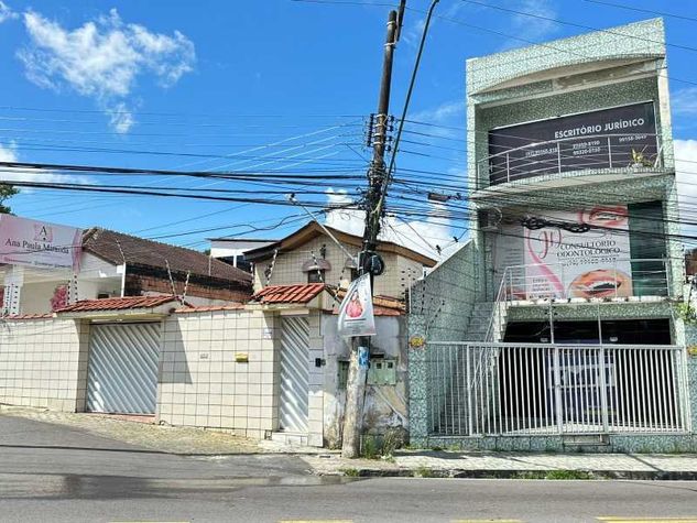 Casa com Piscina Mais Predio Comercial com 3 Andares