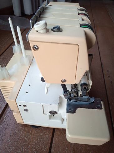 Overlock Singer