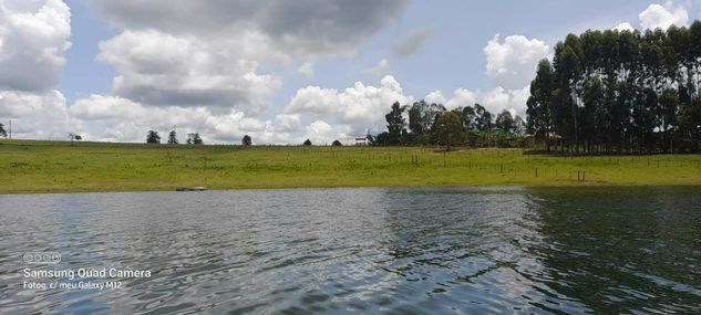 Linda Chácara para Lazer 2.300mts área Total Carlópolis PR