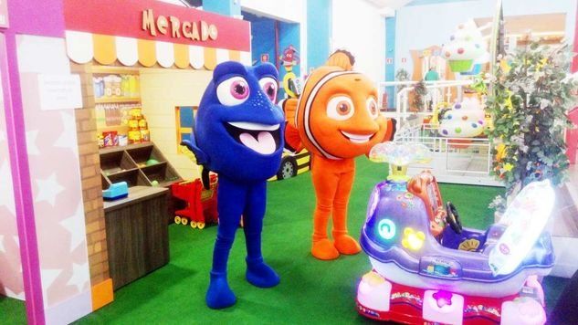 Nemo e Dory Cover Personagens Vivos Fundo Mar