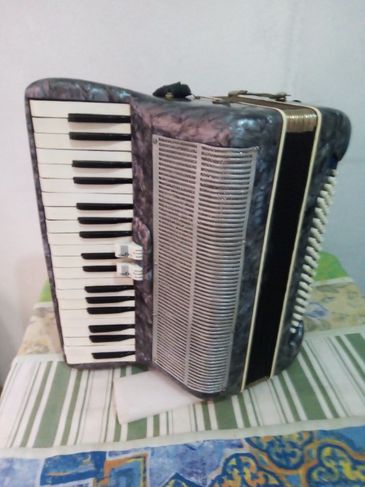 Acordeon de 80 Baixos Mondiale