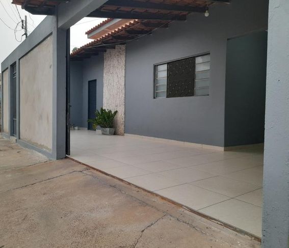 Casa com Piscina Sendo 2 Suítes no Grande Terceiro