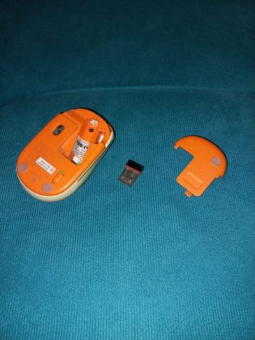 Mini Mouse Wireless Laranja e Branco "logitech"