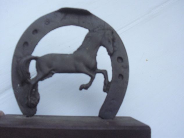 Troféu Cavalo na Ferradura Peão Cavaleiro Cavalhada em Metal