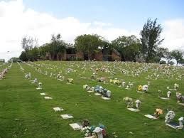 Vendo Jazigo Cemitério Parque das Flores