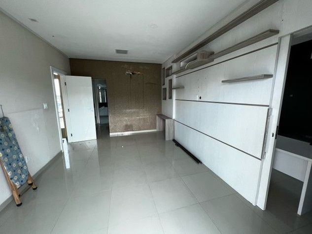 Casa com 3 Dormitórios à Venda, 350 m² por RS 750.000,00 - Parque Dez de Novembro - Manaus-am