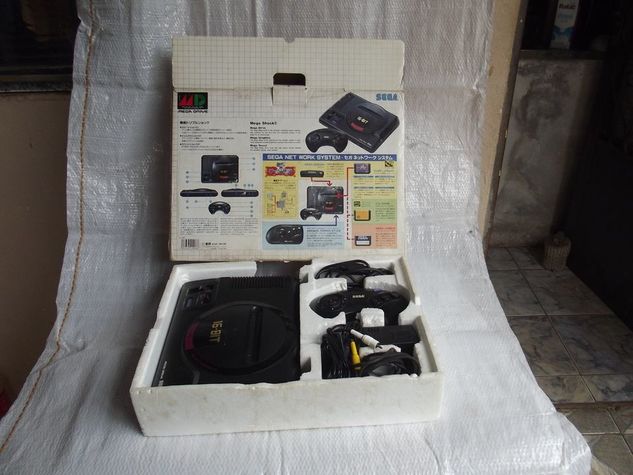 Mega Drive 1 Japones com 1 Controle Original 1 Controle Sega e 4 Jogos