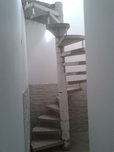 Oliveiveira Escadas Zap