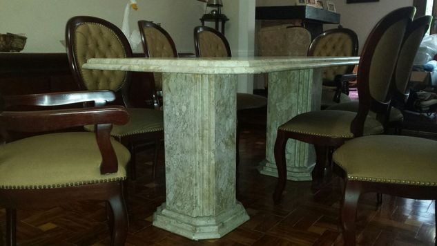Sala de Jantar em Marmore Travertino com 8 Cadeiras e Buffet