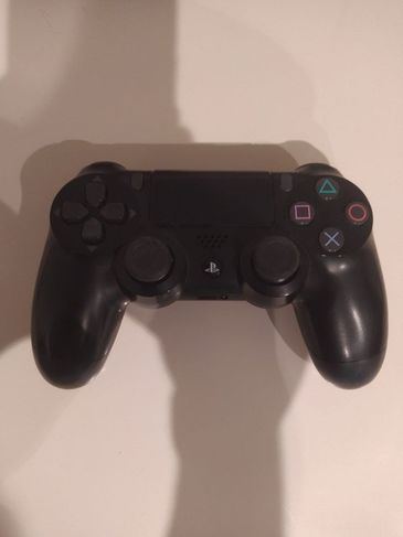 PS4 Semi-novo com 5 Jogos