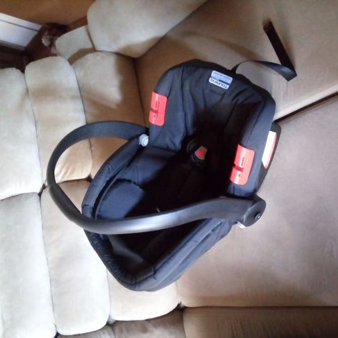 Bebê Conforto + Base para Carro Novo na Caixa Burigotto