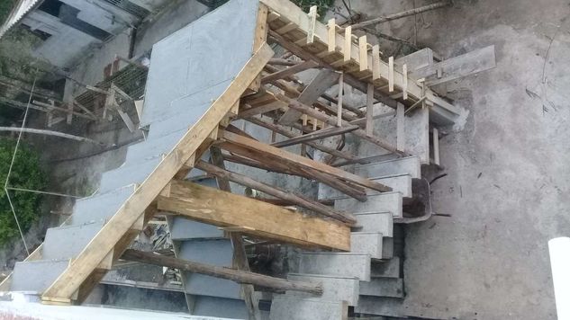 Escadas de Concreto com Viga Central