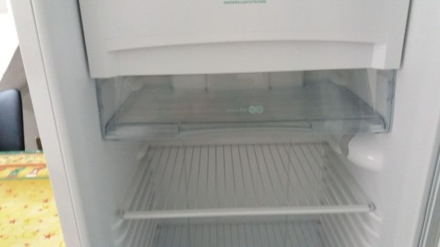 Vende -se Refrigerador