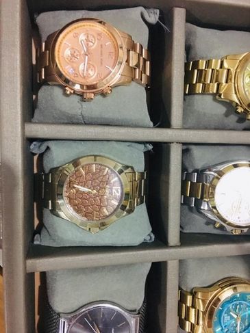 Vendo Caixa de Relógios Completa ou Individual!