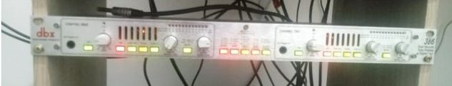 Pre Amplificador Dbx386
