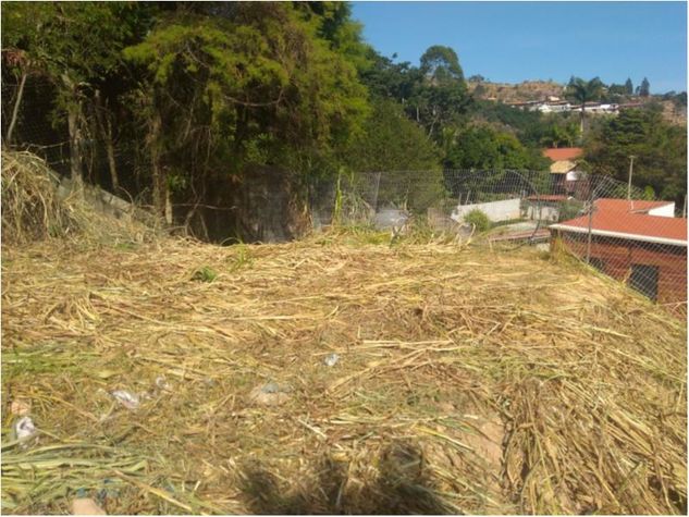 Terreno com 400 m2 em Valinhos - Lopes por 69 Mil à Venda