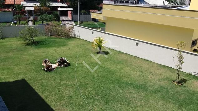 Elisa Leach Beat - Casa em Condomínio em Maricá - Ponta Grossa por 1.6 Milhões à Venda