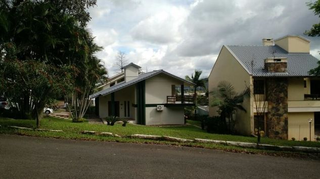 Casa com 3 Dorms em Taquara - Morro do Leôncio por 954 Mil para Comprar