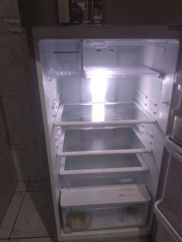Vendo um Refrigerador Electrolux Dw52x Turbo Freezer