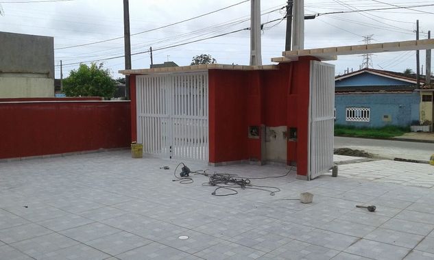 Casas Sobrepostas em Itanhaém a 100 Mts da Pista