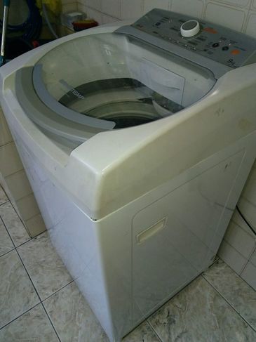 Máquina de Lavar 9kg