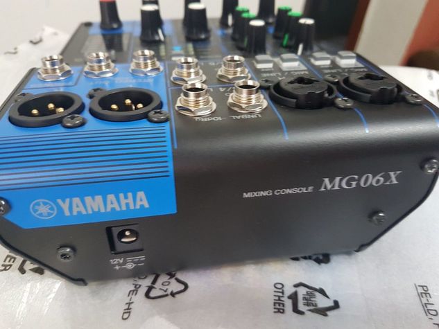 Mesa de Yamaha Mg06x