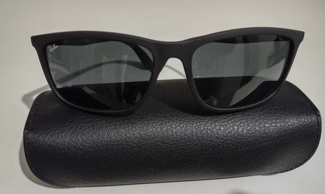 óculos Ray-ban c/ Certificado Nunca Foi Usado. Modelo Quadrado Preto