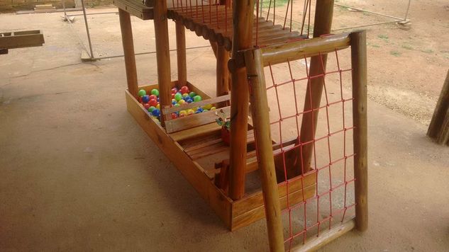 Escorregador Casinha de Tarzan Playground Infantil