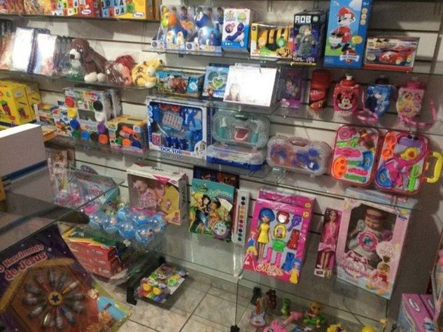 Vendo Lote de Brinquedos Novos Aprox.750 Itens