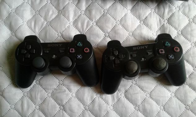Console PS3 com 2 Controles