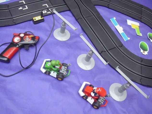 Autorama Mario Kart DS Super Race Set Mario & Yoshi Oficial Nintendo