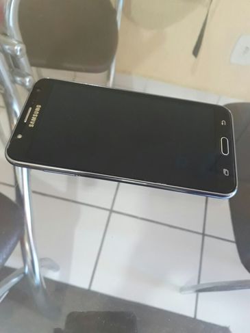 Sansung Galaxy J7 com Poucas Marcas de Uso Telao 5.5 Leiam a Baixo