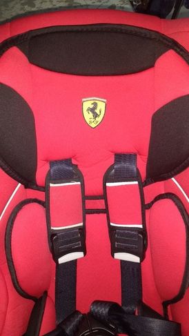 Cadeirinha Ferrari
