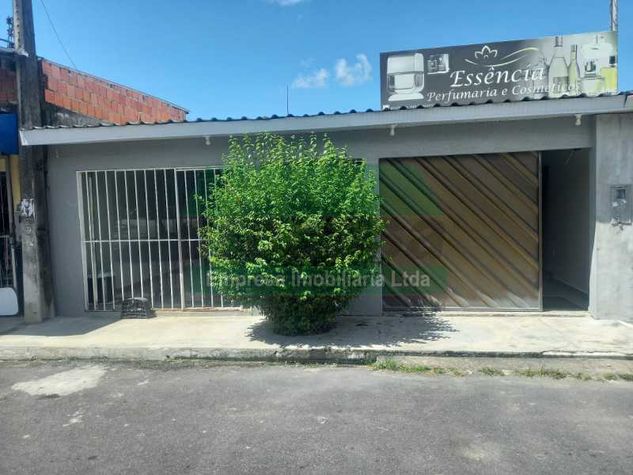 Vende SE Casa com Ponto Comercial no Monte das Oliveiras