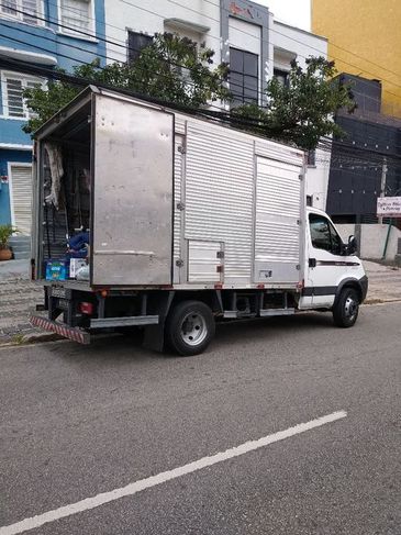 Caminhão de Mudanças, e Fretes Curitiba