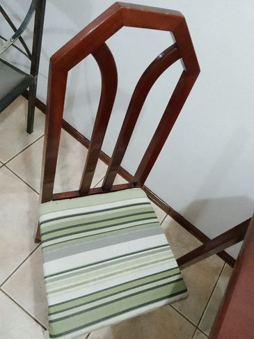 Mesa com 4 Cadeiras