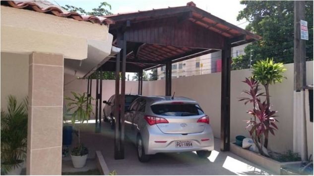 Casa com 5 Dorms em Jaboatão dos Guararapes - Piedade por 1.250.000,00 à Venda