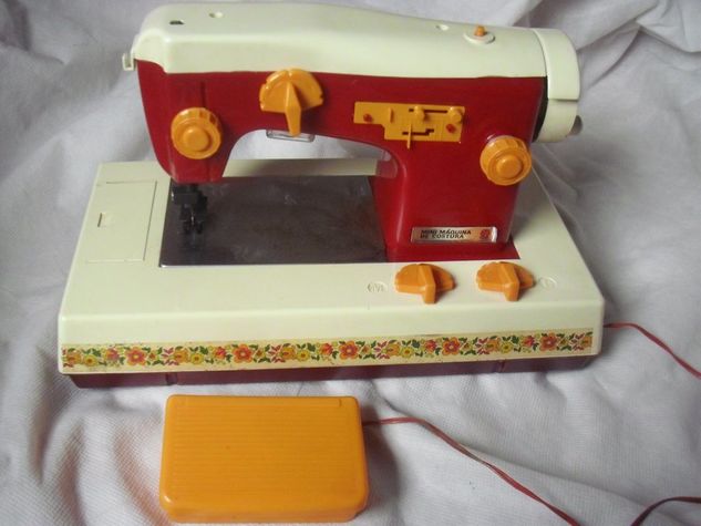 Mini Máquina de Costura Estrela na Caixa Manual Moldes Funcionando Toy