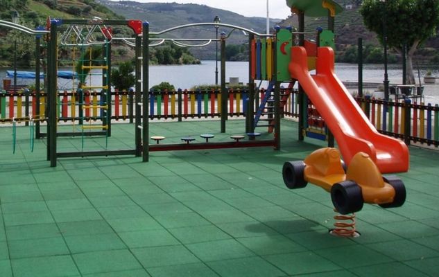 Pisos Anti-impactos para Playgrounds e Academias
