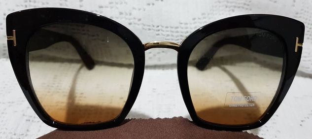 óculos de Sol Feminino Armação Preta Lente Marrom Tom Ford