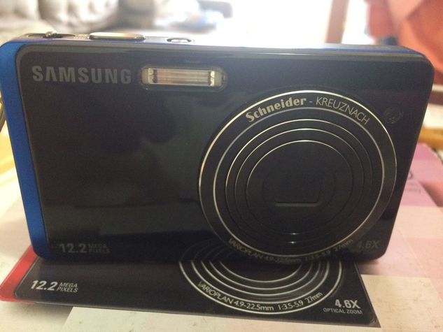 Câmera Samsung St500