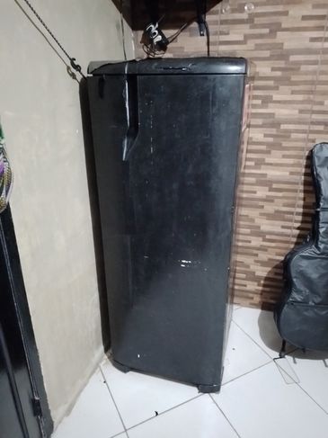 Refrigerador Electrolux Degelo Prático 240 Litros- 110v R$ 395,00