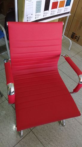 Cadeira Atendimento Vermelha Nova !!!!