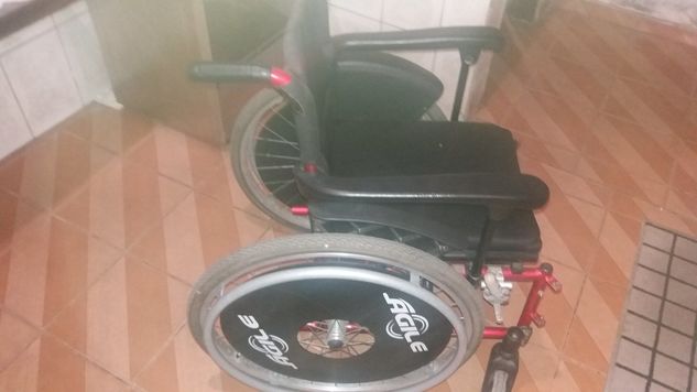 Cadeira de Rodas Usada