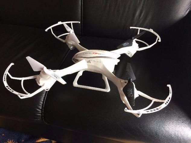 Drone U842 1 6 Eixos com Câmera Hd e Visor no Controle